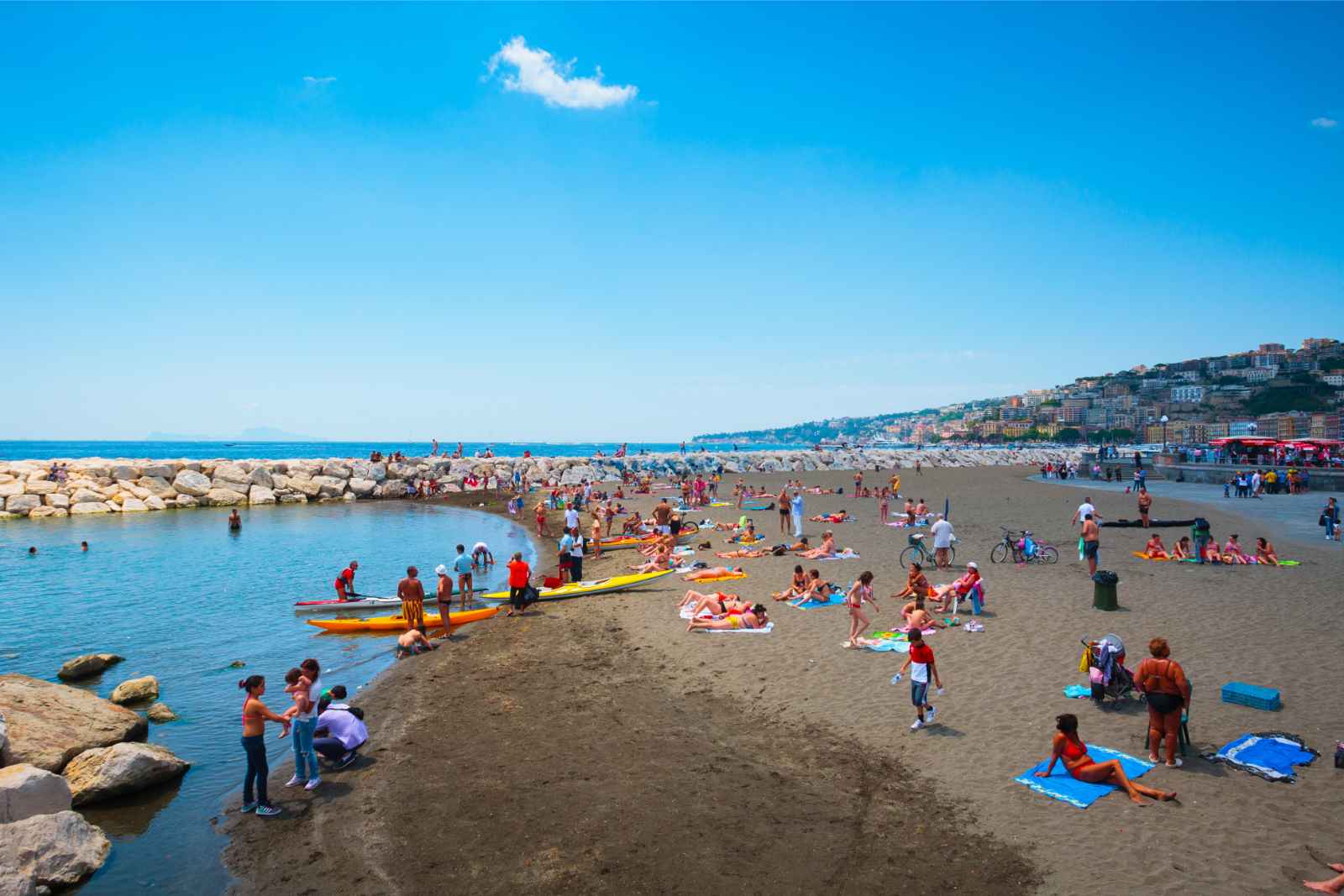 Dónde alojarse en Nápoles, Italia Pros y contras de Chaia