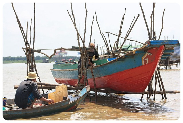 construcción de barcos de tonle sabe