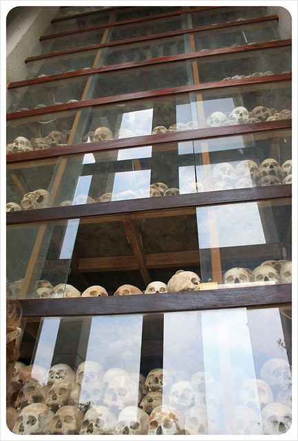 Phnom Penh Killing Fields Cranis 17 niveles