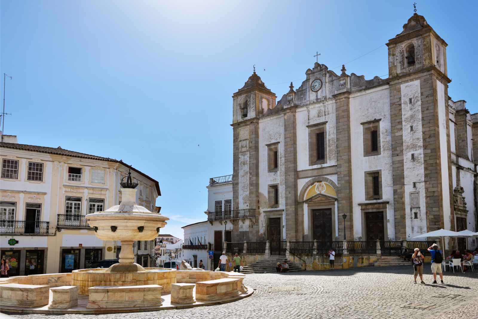 Qué hacer en Portugal Evora