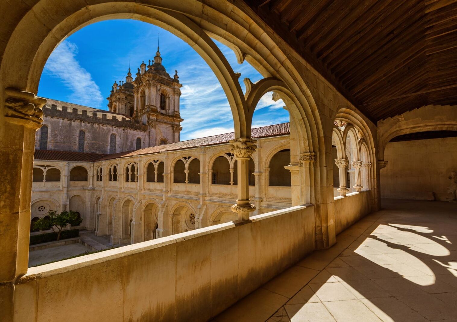 cosas que hacer en portugal monasterio de alcobaca