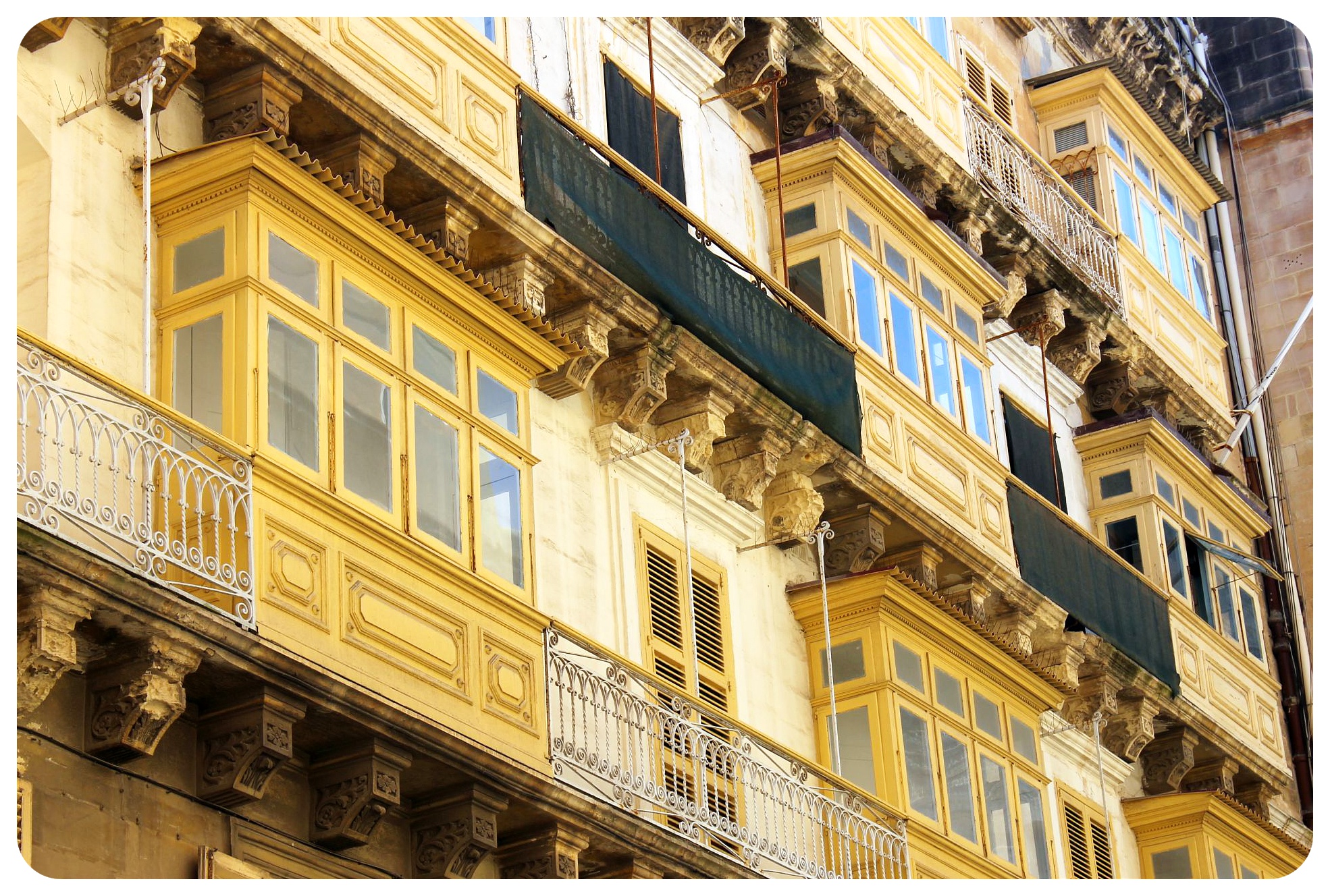 balcones de malta valletta