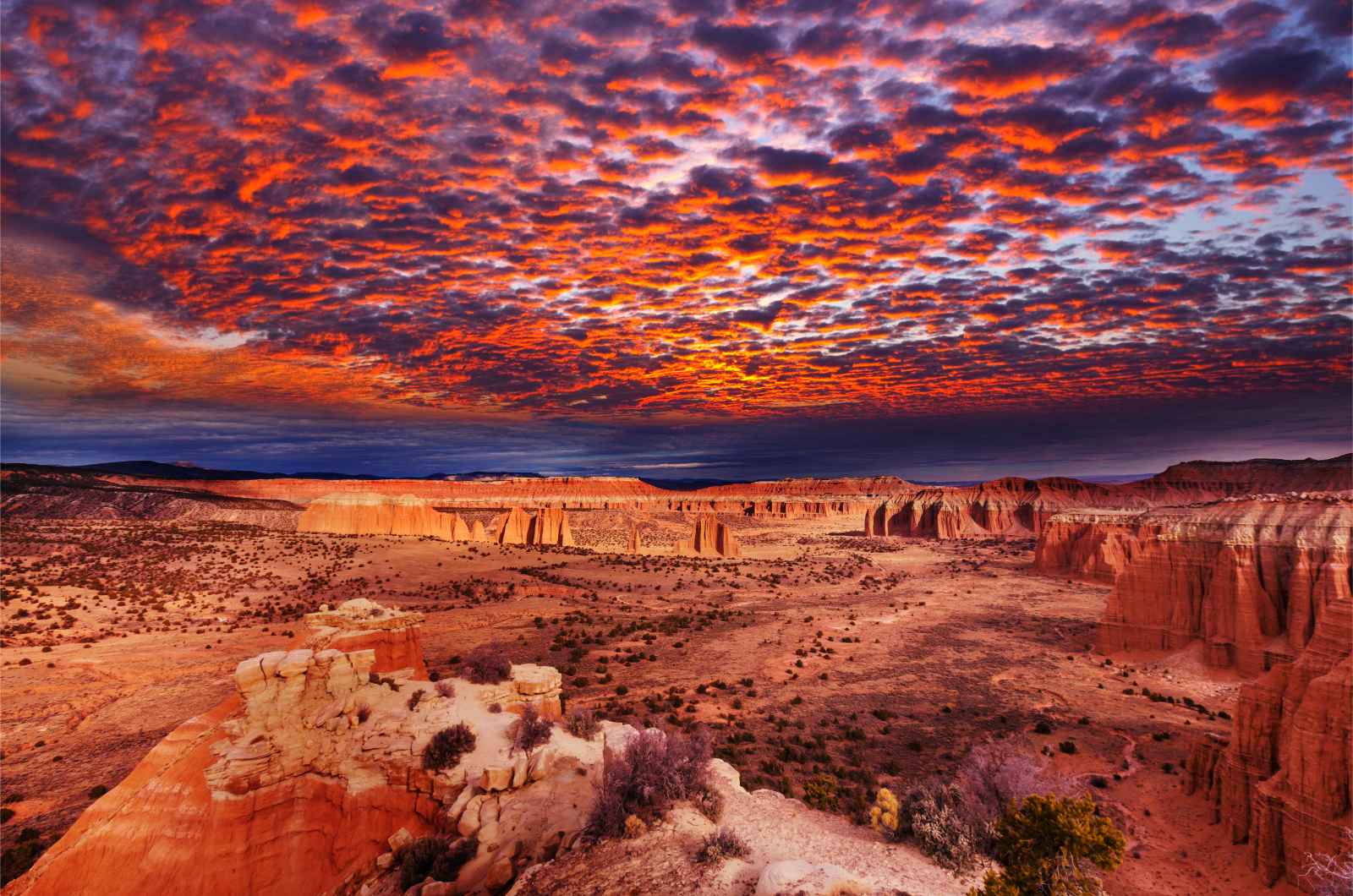 Mejores parques nacionales para visitar en marzo Capitol Reef Sunset