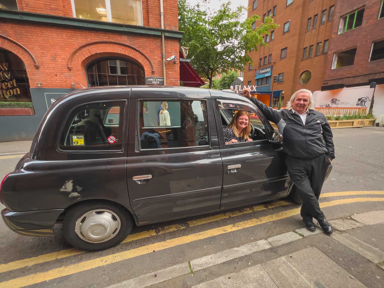 Qué hacer en Belfast, Irlanda del Norte, tour en taxi negro