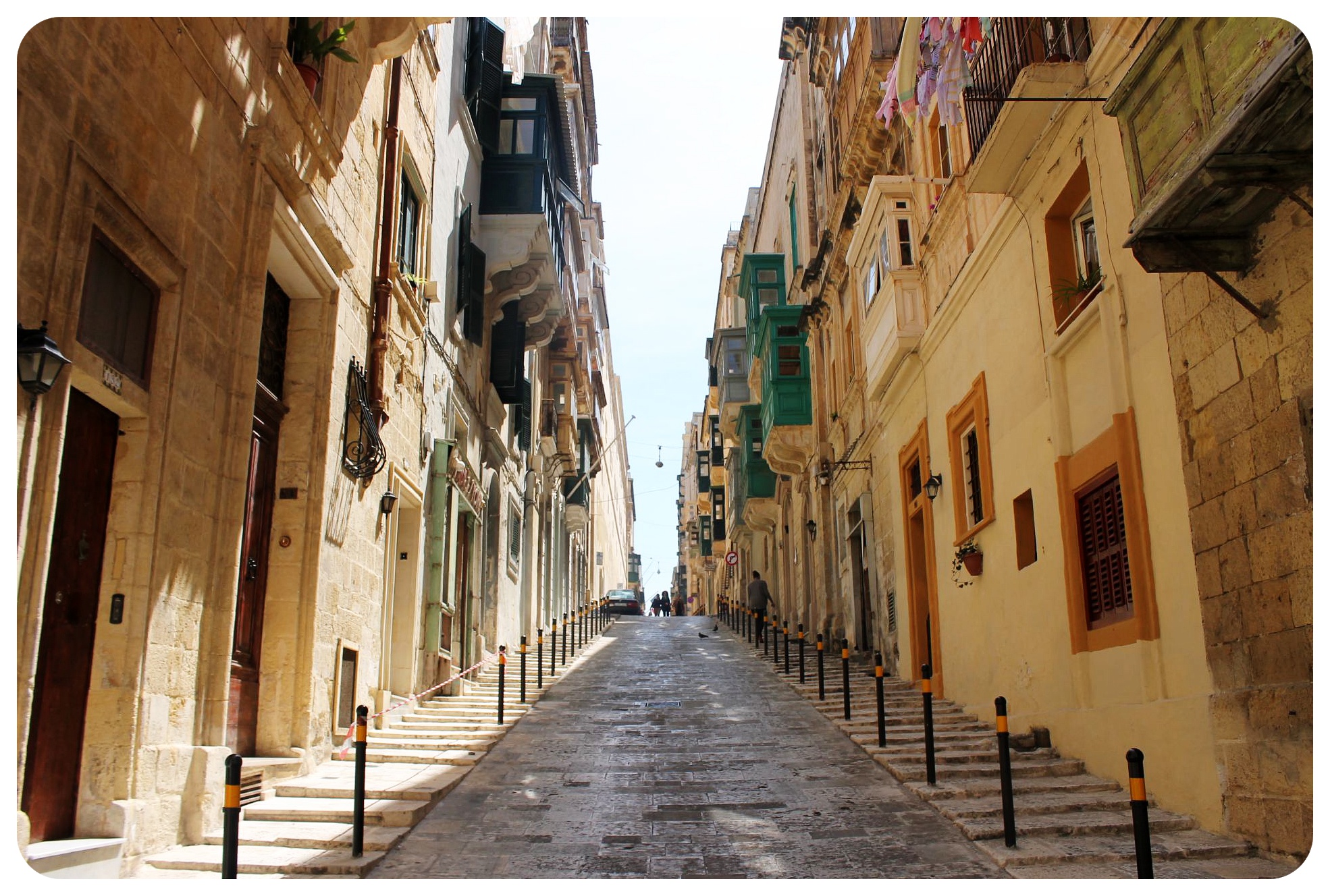 calle empinada del valleta