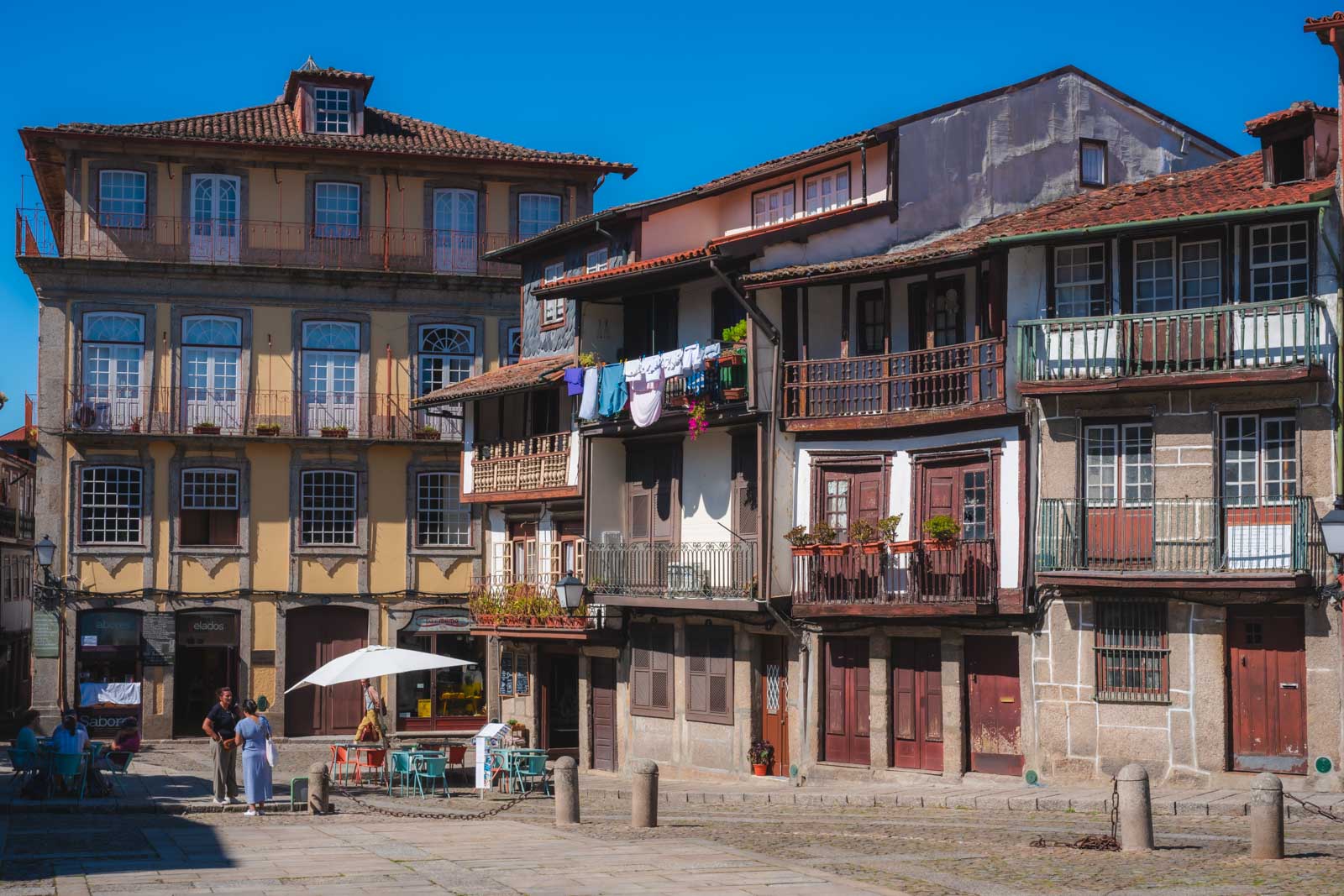 Las mejores cosas que hacer en Guimaraes Portugal Plaza Santiago