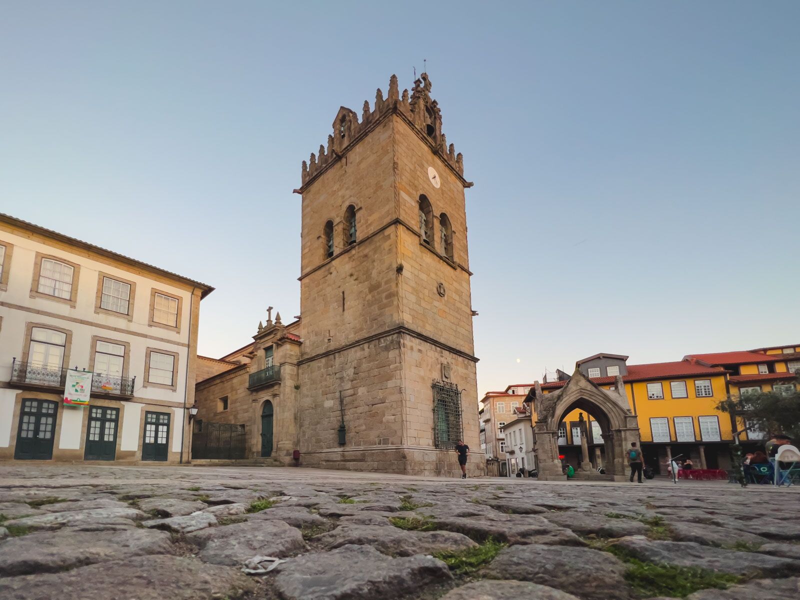 Las mejores cosas que hacer en Guimaraes Portugal Largo da Oliveira