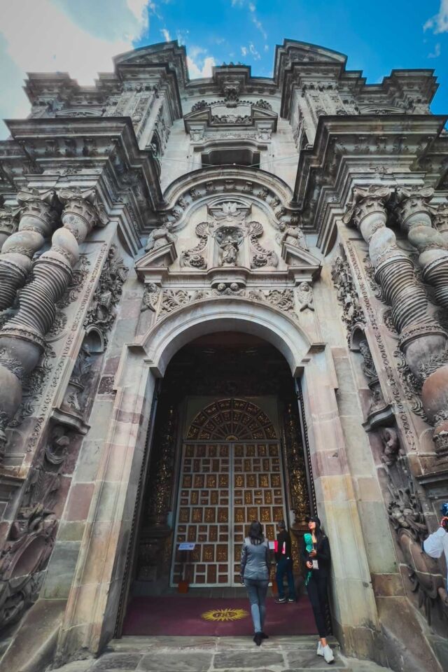 Las mejores cosas que hacer en Quito Ecuador Iglesia de la orden de Jesús