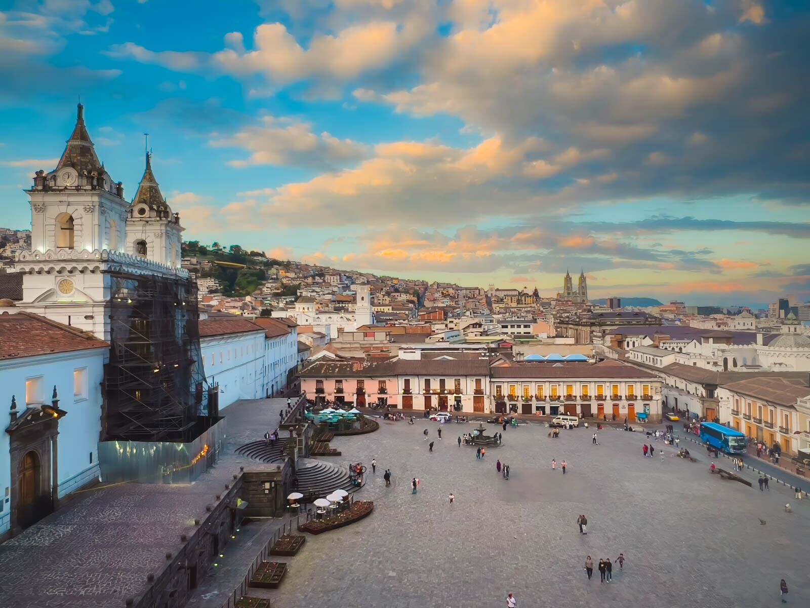 Las mejores cosas que hacer en Quito Ecuador Plaza de San Francisco