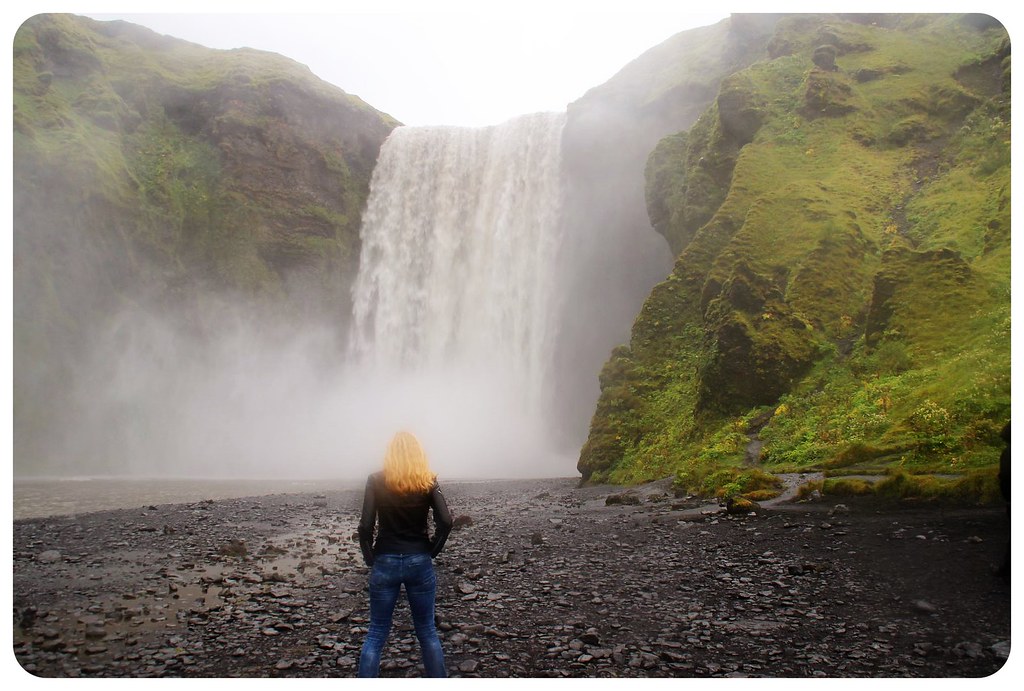 conduce por la carretera de circunvalación de Islandia