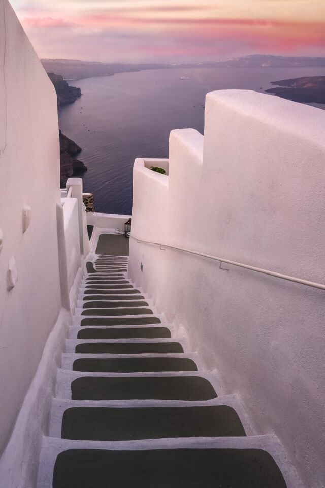 Vista de la puesta de sol de la caldera desde Fira Santorini