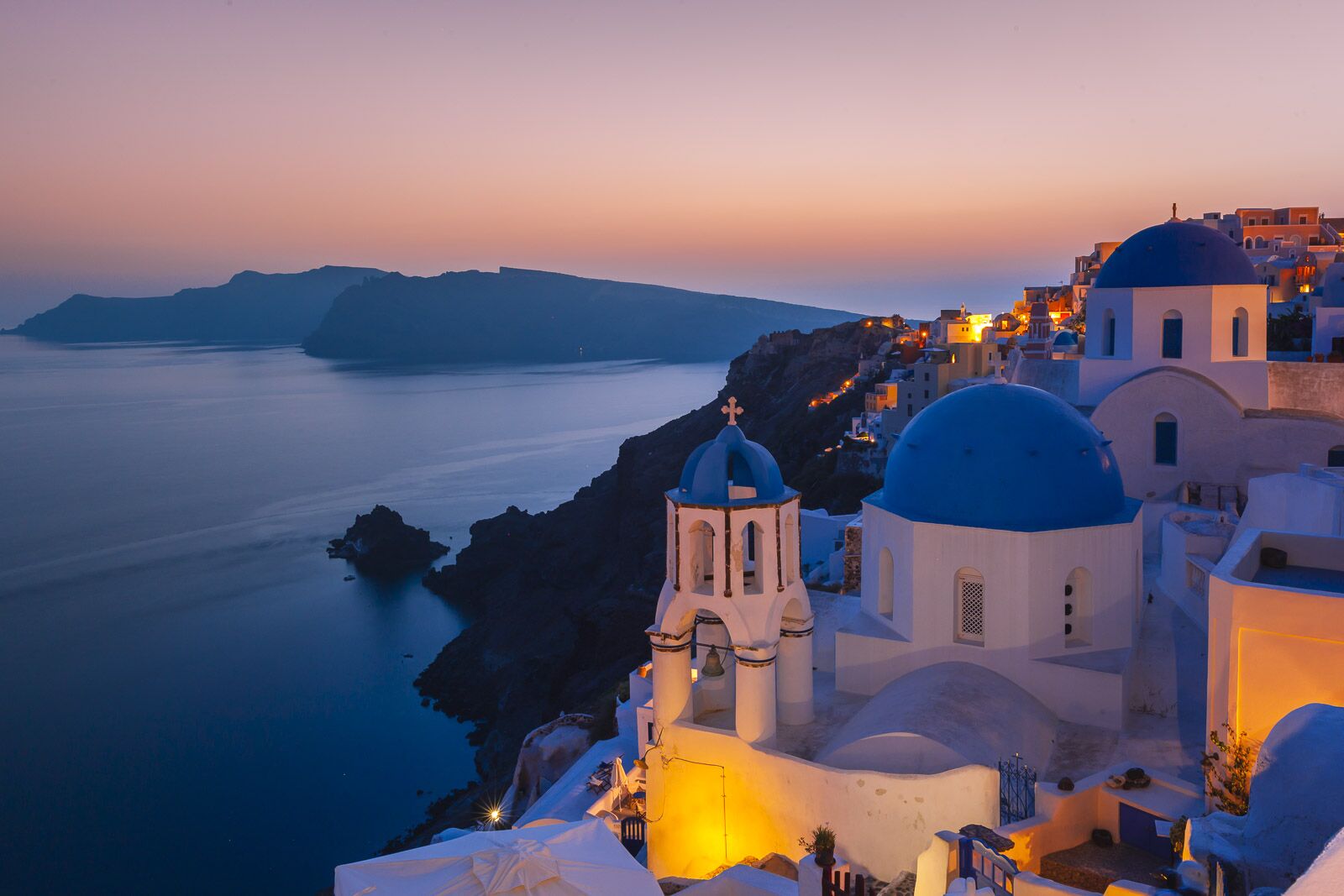 Donde alojarse en Santorini para la vida nocturna es Fira