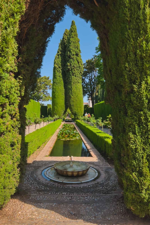  Jardines del Generalife en la Alhambra de Granada, España