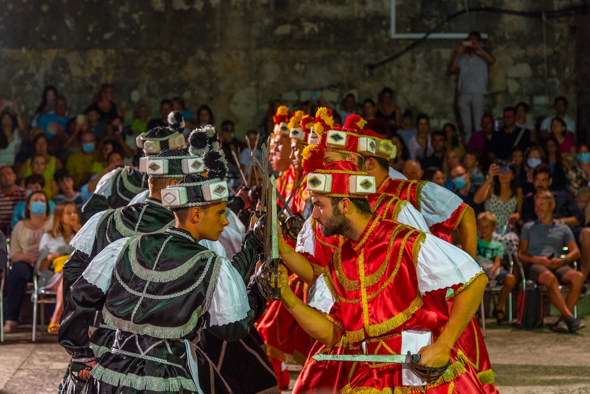 Danza de espadas Moreska