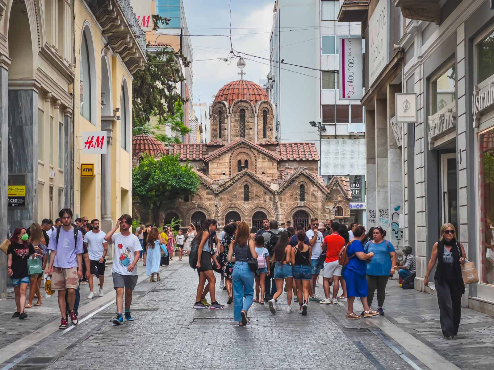 Caminando por la calle Ermou de Atenas