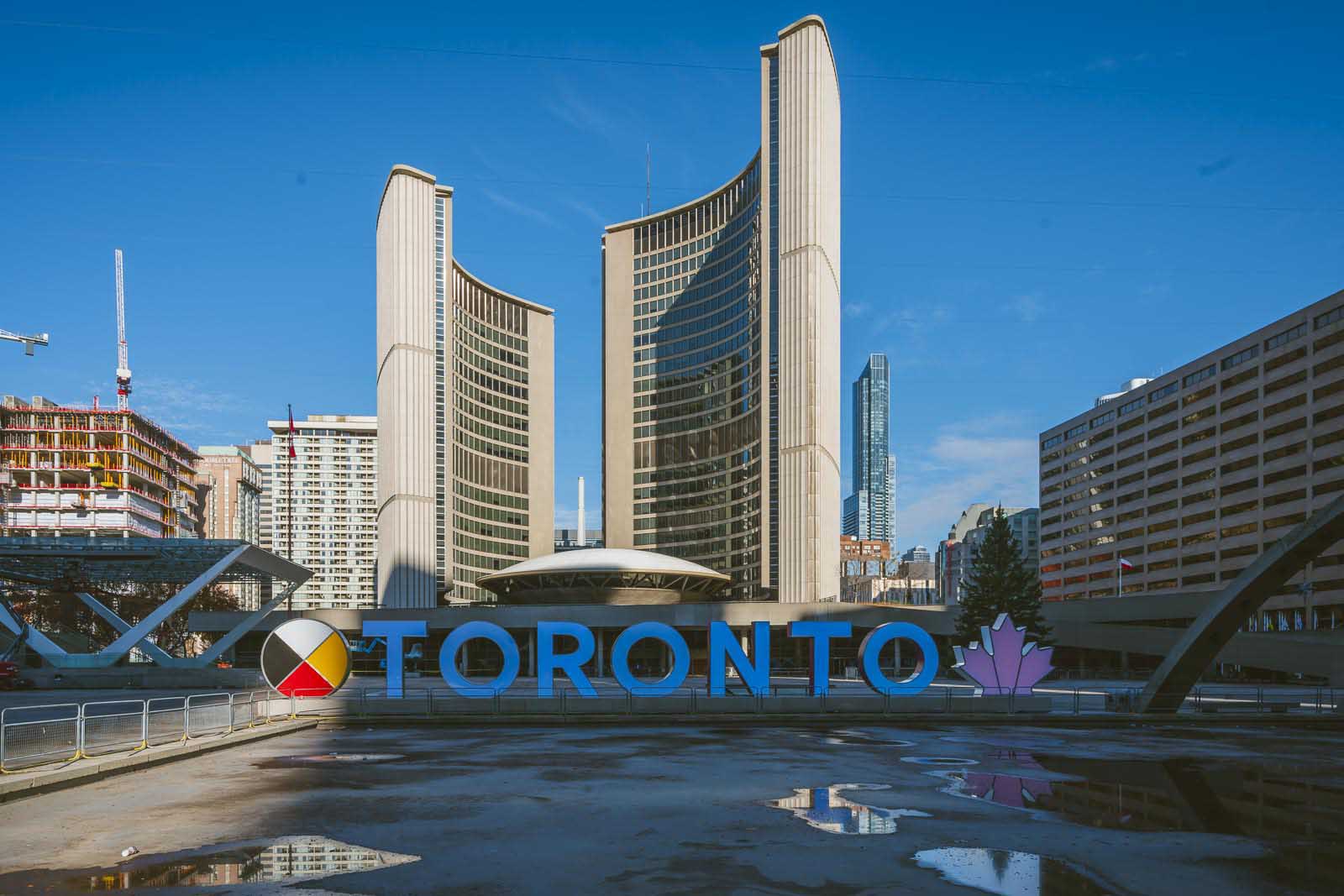 un día en el itinerario de Toronto Nathan Phillips Square