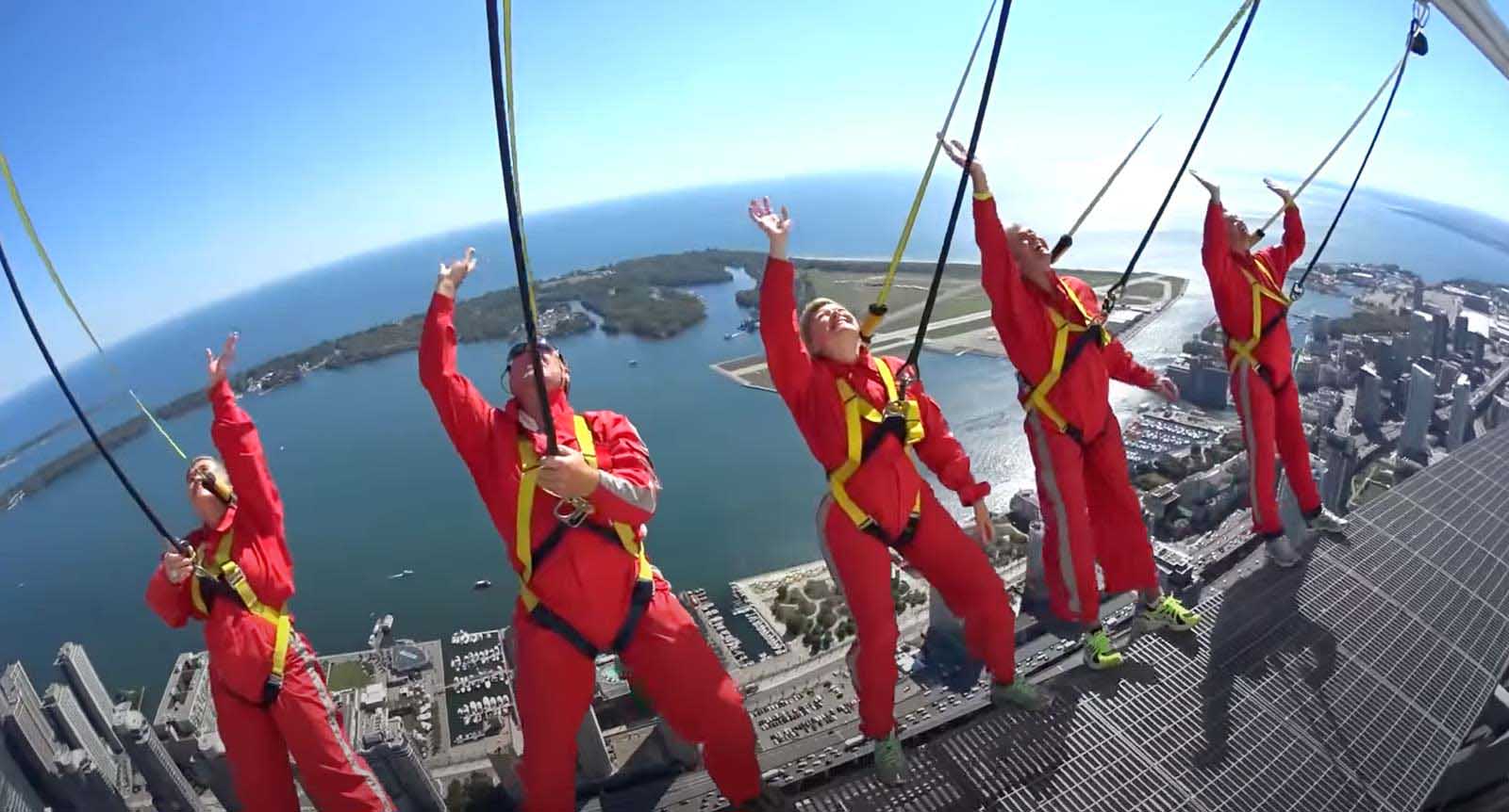 un día en toronto cn tower edgewalk