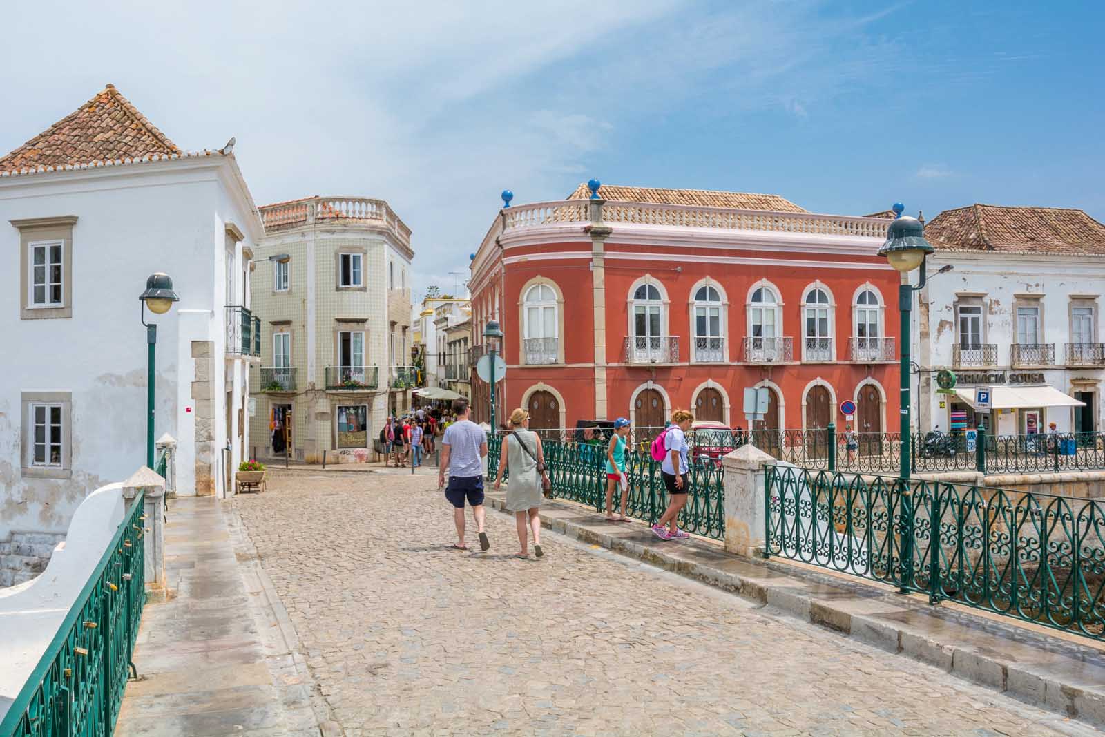 Pueblo de Tavaria en Algarve, Portugal