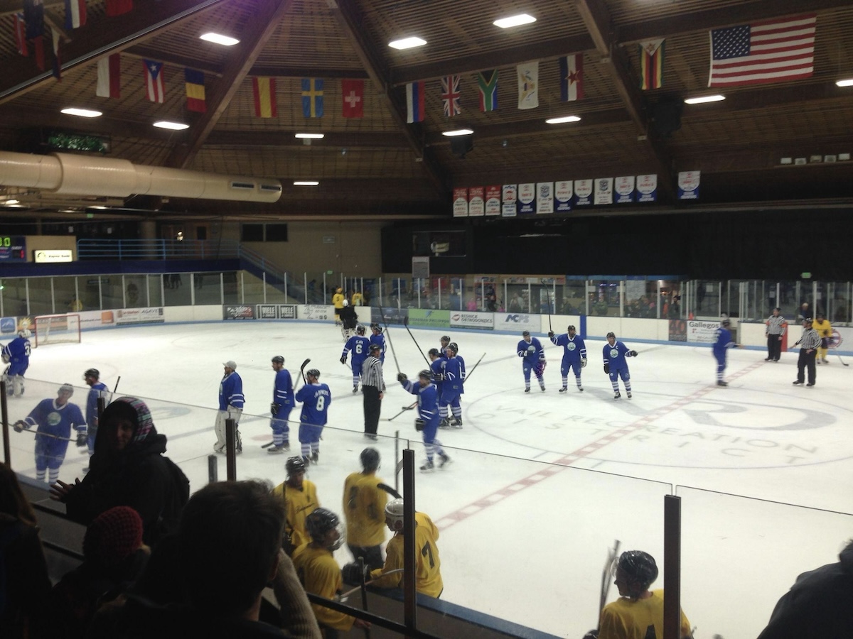 Juego de hockey sobre hielo