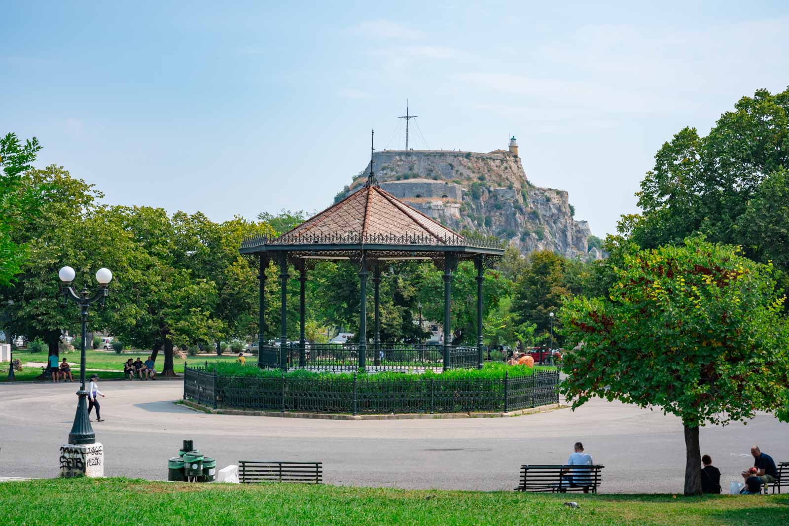 Plaza Spianada en la ciudad de Corfú, Grecia