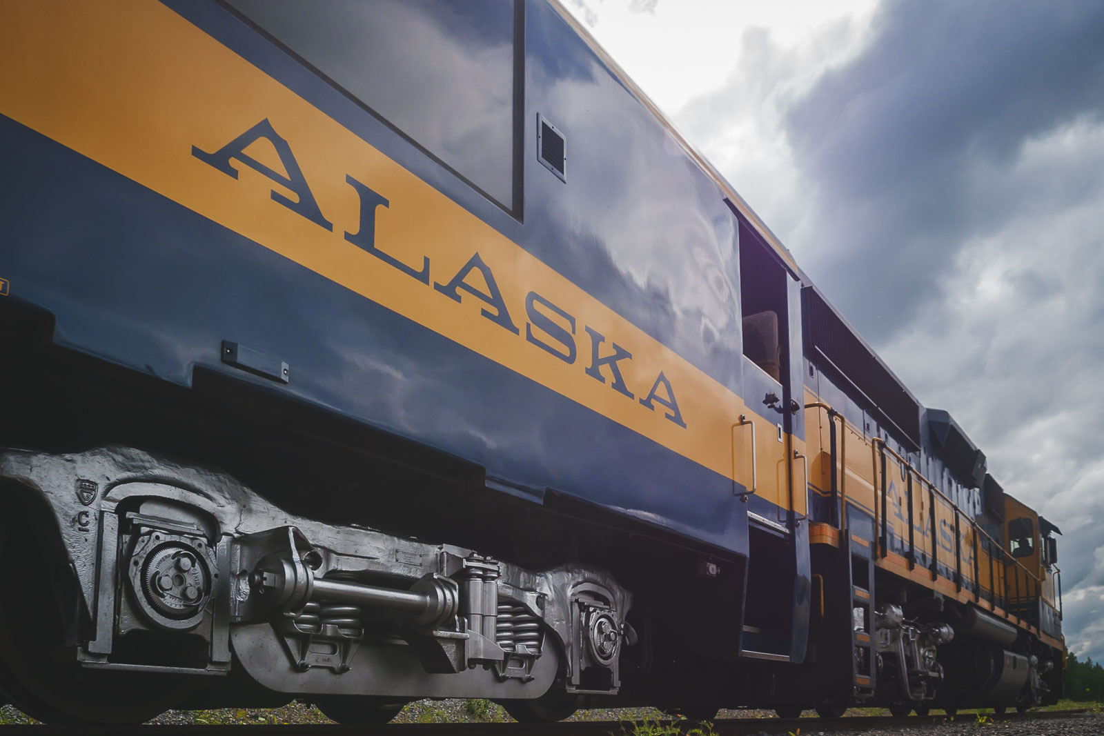 tomar el tren en el anclaje de Alaska